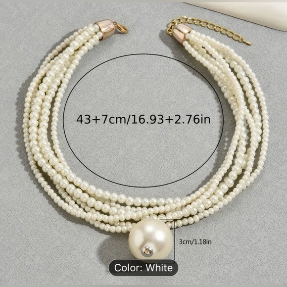 Elegant Pearl Necklace - Picture 4 of 5